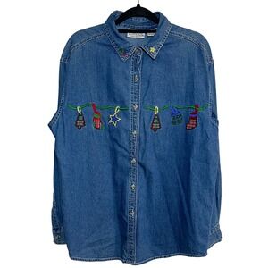 Vintage Embroidered Christmas Denim Button Up Shirt Medium Long‎ Sleeve Holiday